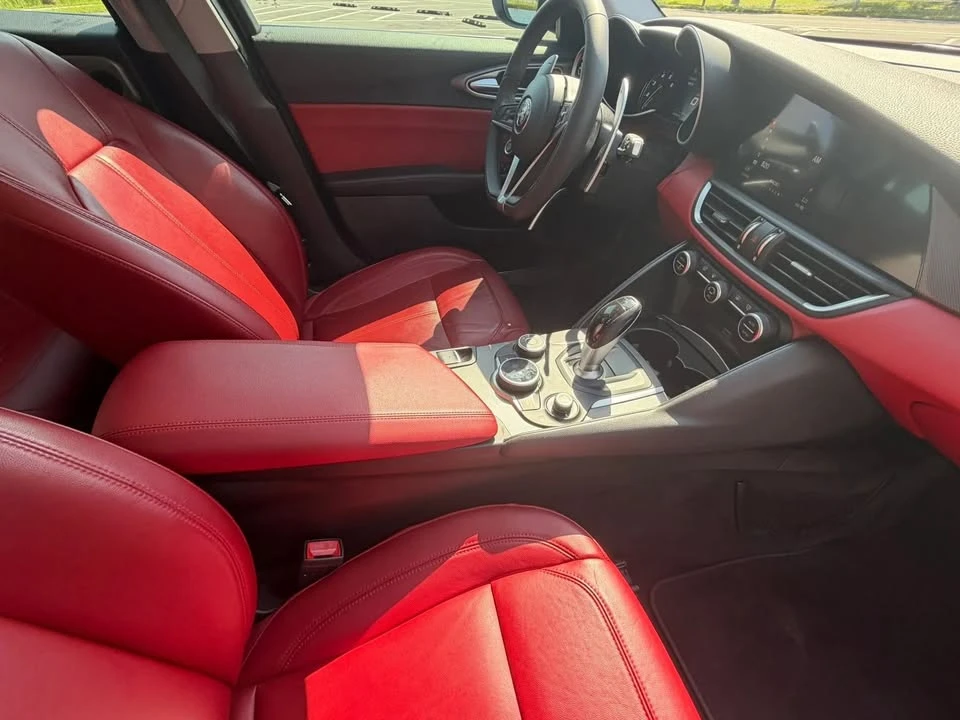 2019 Alfa Romeo Giulia - Image 19 of 20