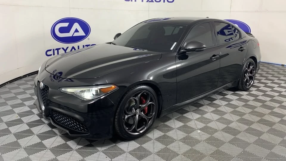 2019 Alfa Romeo Giulia - Image 9 of 12