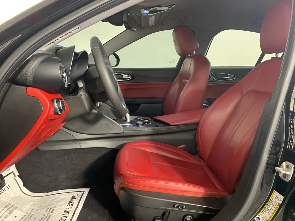 2019 Alfa Romeo Giulia - Image 15 of 20