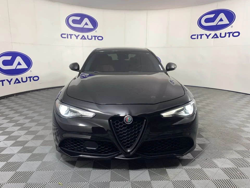 2019 Alfa Romeo Giulia - Image 9 of 20