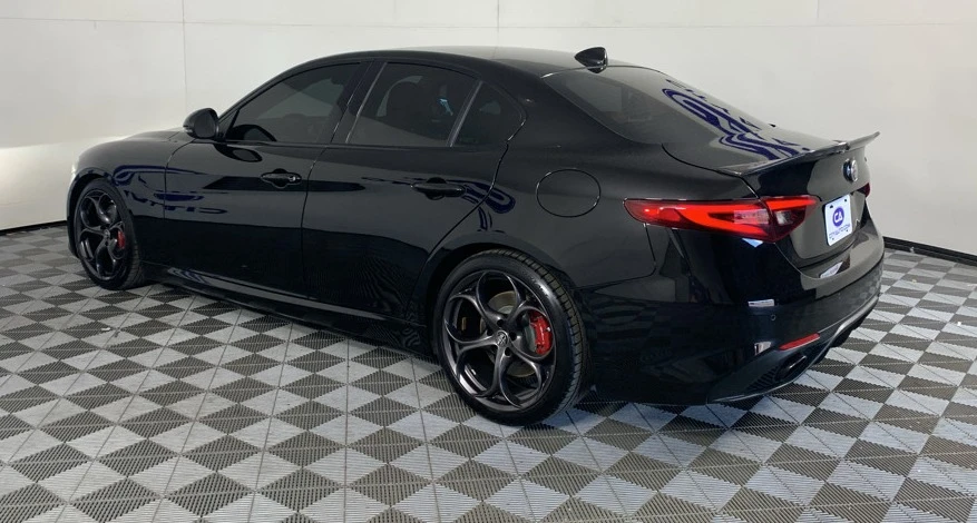 2019 Alfa Romeo Giulia - Image 12 of 12