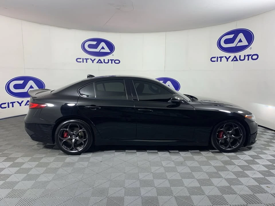 2019 Alfa Romeo Giulia - Image 2 of 20