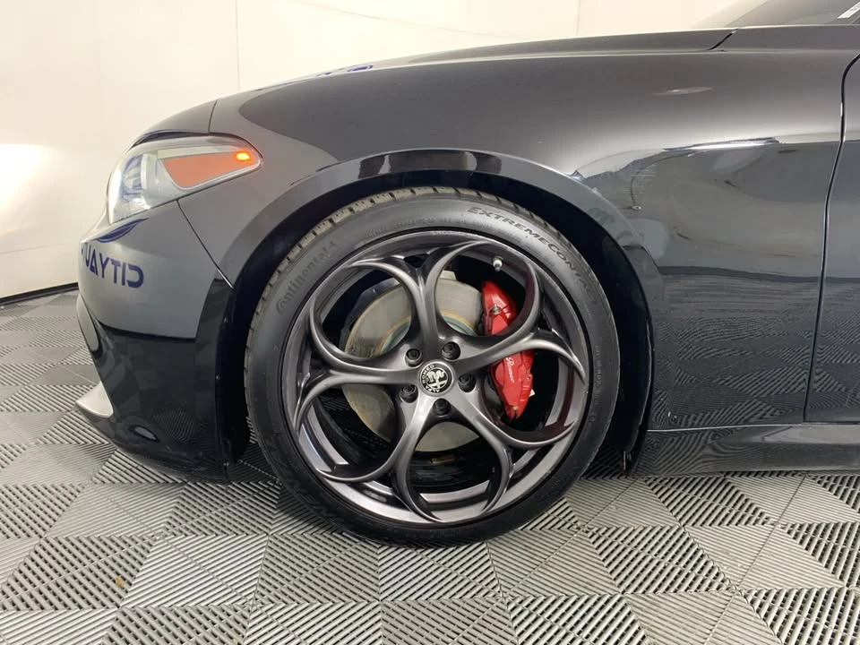 2019 Alfa Romeo Giulia - Image 11 of 20