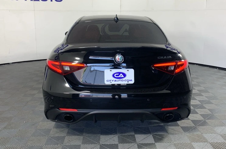 2019 Alfa Romeo Giulia - Image 11 of 12