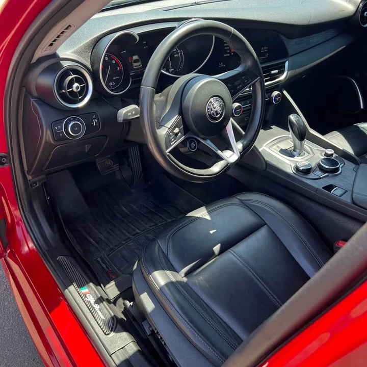 2019 Alfa Romeo Giulia - Image 6 of 8