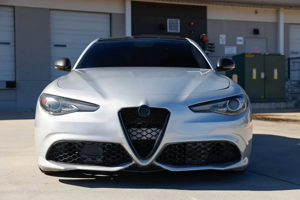 2019 Alfa Romeo Giulia - Image 6 of 17