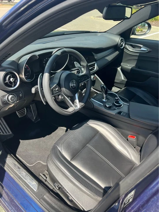 2019 Alfa Romeo Giulia - Image 4 of 8