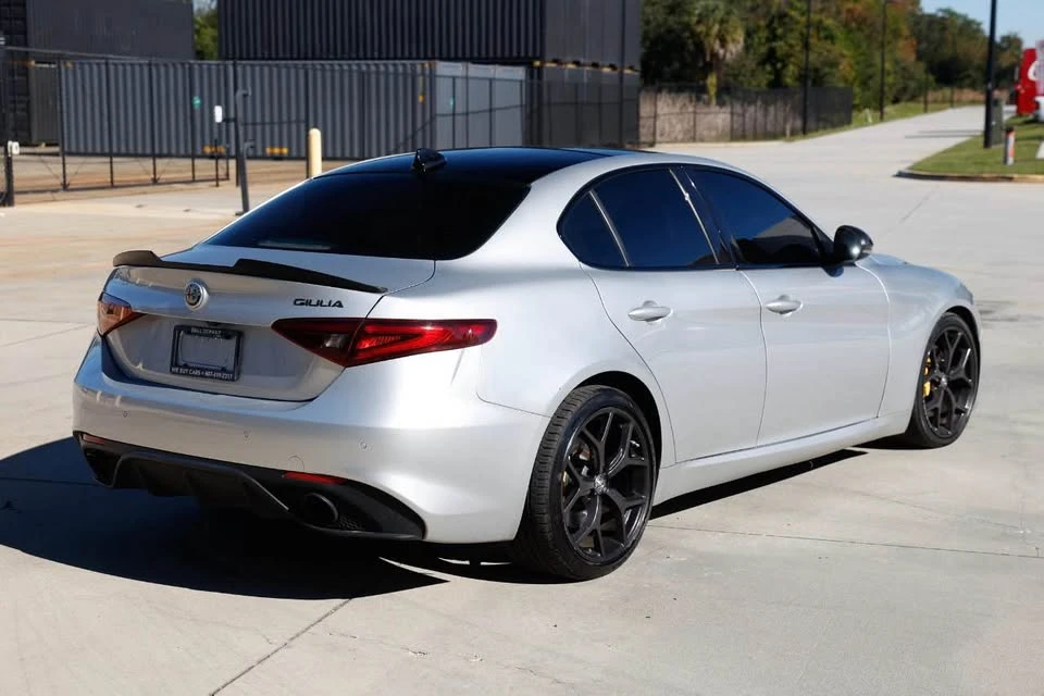 2019 Alfa Romeo Giulia - Image 2 of 17