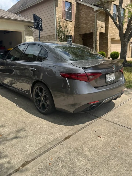 2019 Alfa Romeo Giulia - Image 5 of 13