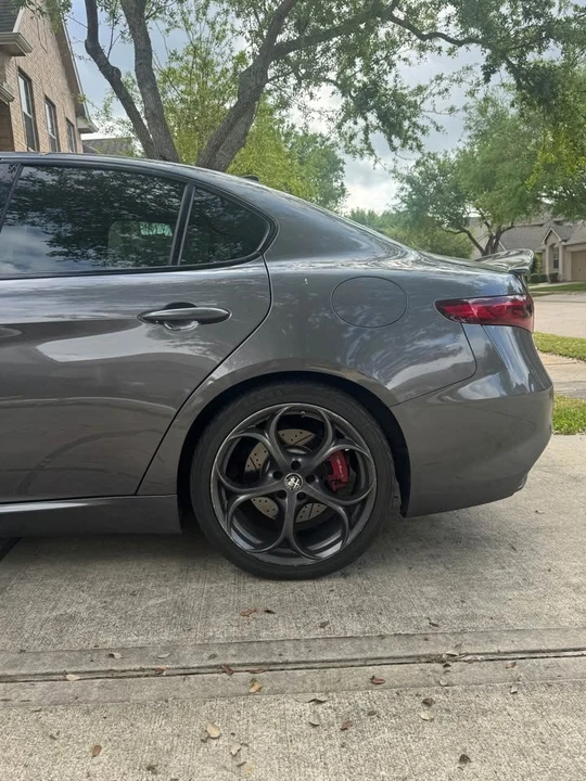 2019 Alfa Romeo Giulia - Image 8 of 13