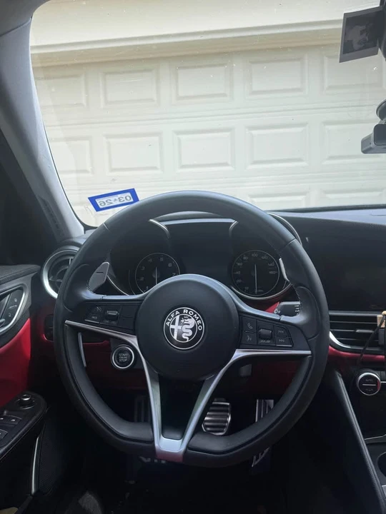 2019 Alfa Romeo Giulia - Image 9 of 13