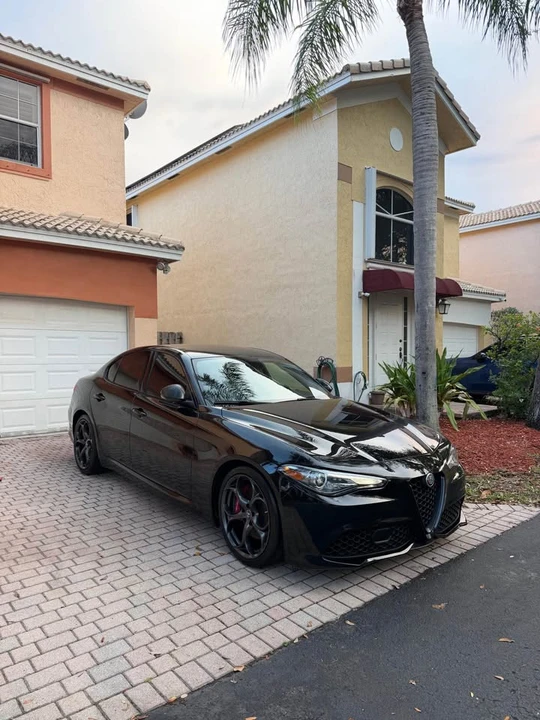 2019 Alfa Romeo Giulia - Image 6 of 15