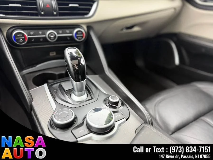 2019 Alfa Romeo Giulia - Image 11 of 14