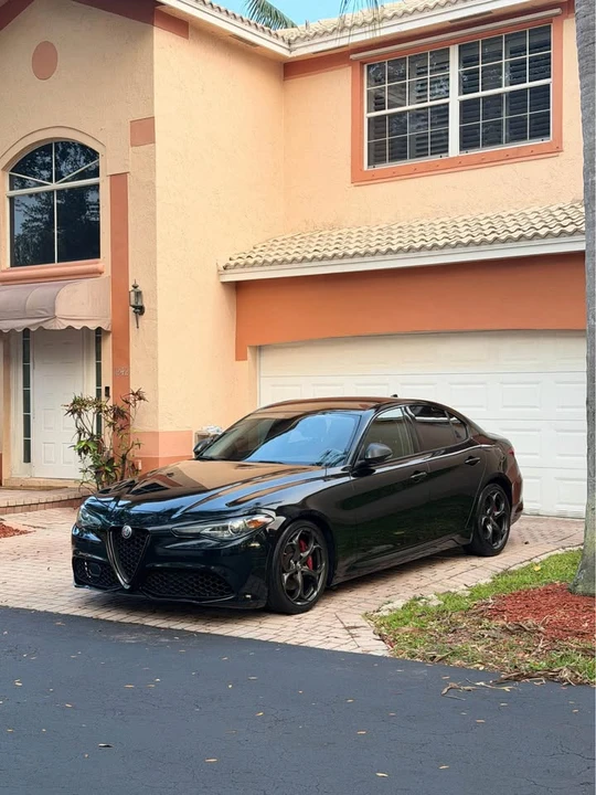 2019 Alfa Romeo Giulia - Image 4 of 15