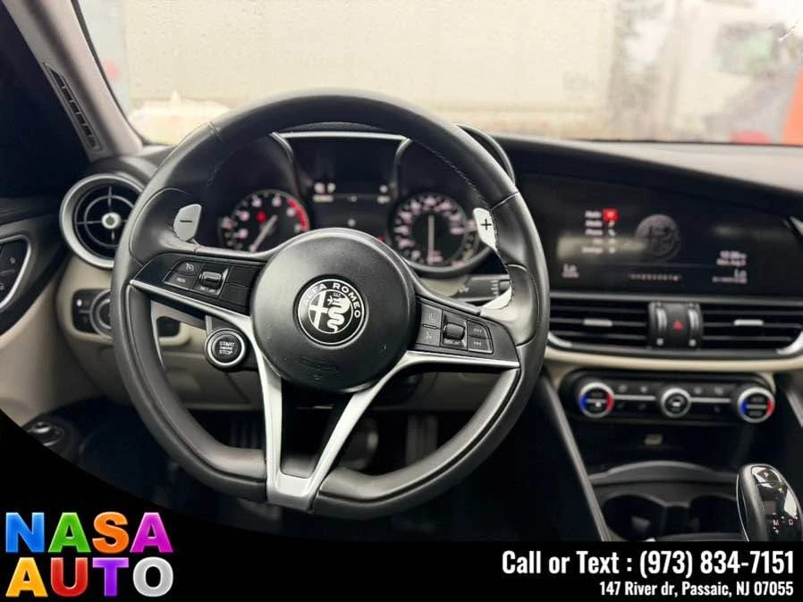 2019 Alfa Romeo Giulia - Image 9 of 14