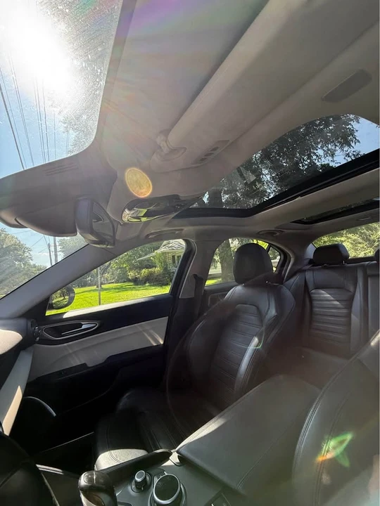 2019 Alfa Romeo Giulia - Image 10 of 11