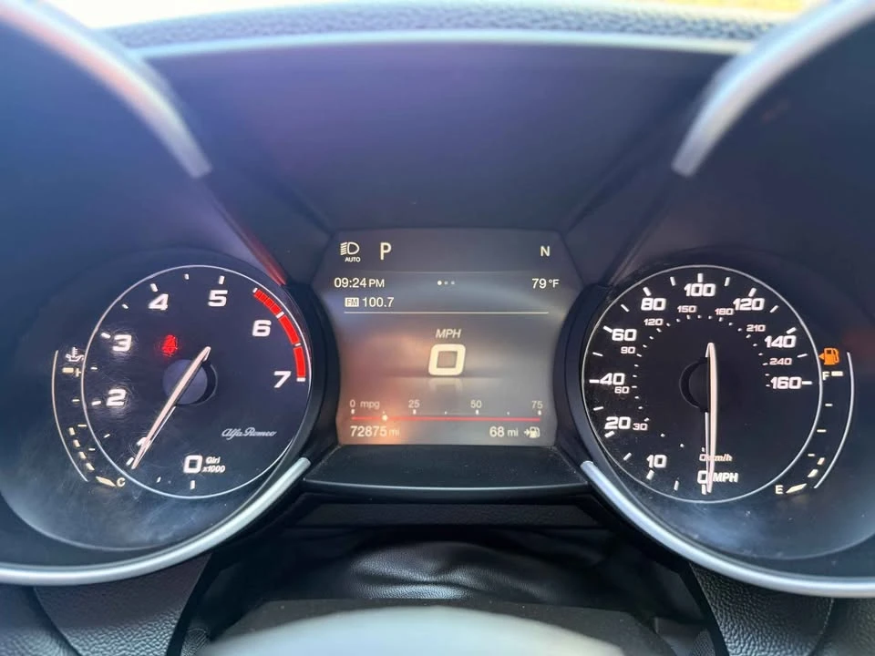 2019 Alfa Romeo Giulia - Image 17 of 20