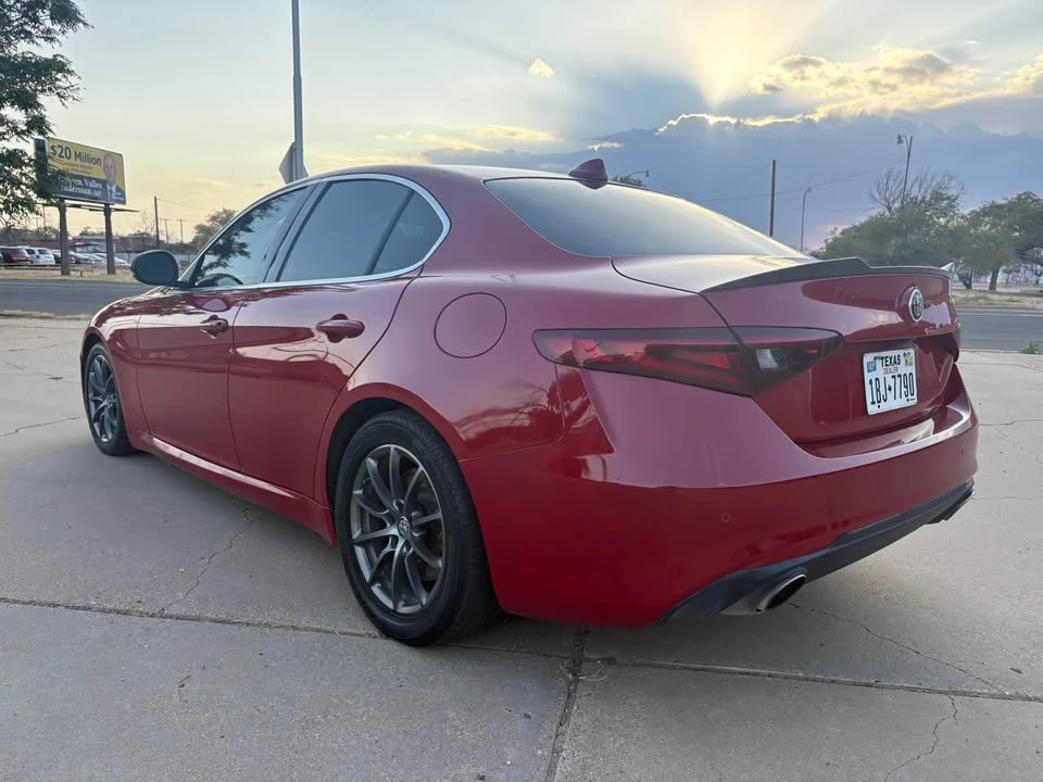 2019 Alfa Romeo Giulia - Image 7 of 15