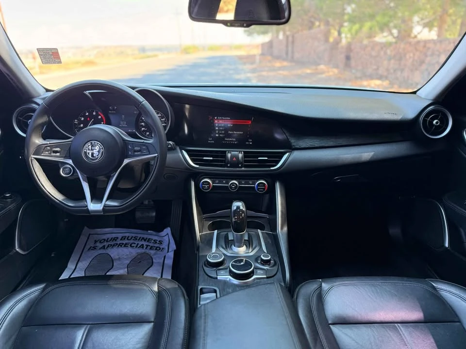 2019 Alfa Romeo Giulia - Image 16 of 20