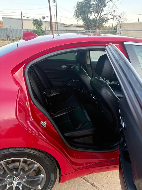 2019 Alfa Romeo Giulia - Image 11 of 15