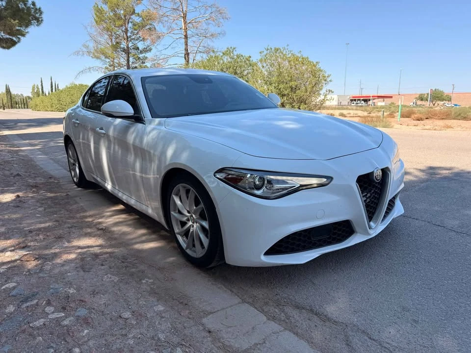 2019 Alfa Romeo Giulia - Image 11 of 20