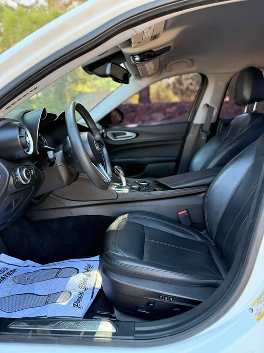 2019 Alfa Romeo Giulia - Image 12 of 20