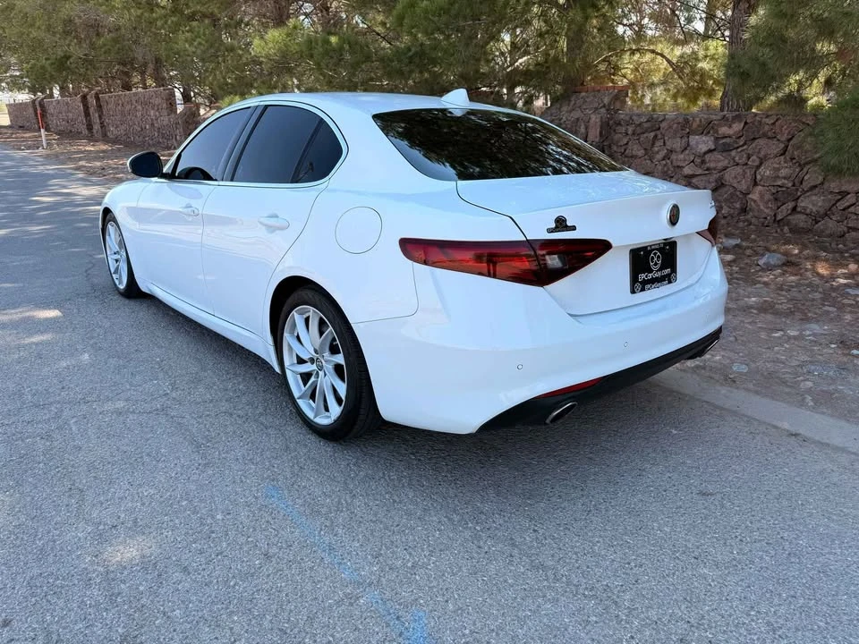 2019 Alfa Romeo Giulia - Image 7 of 20