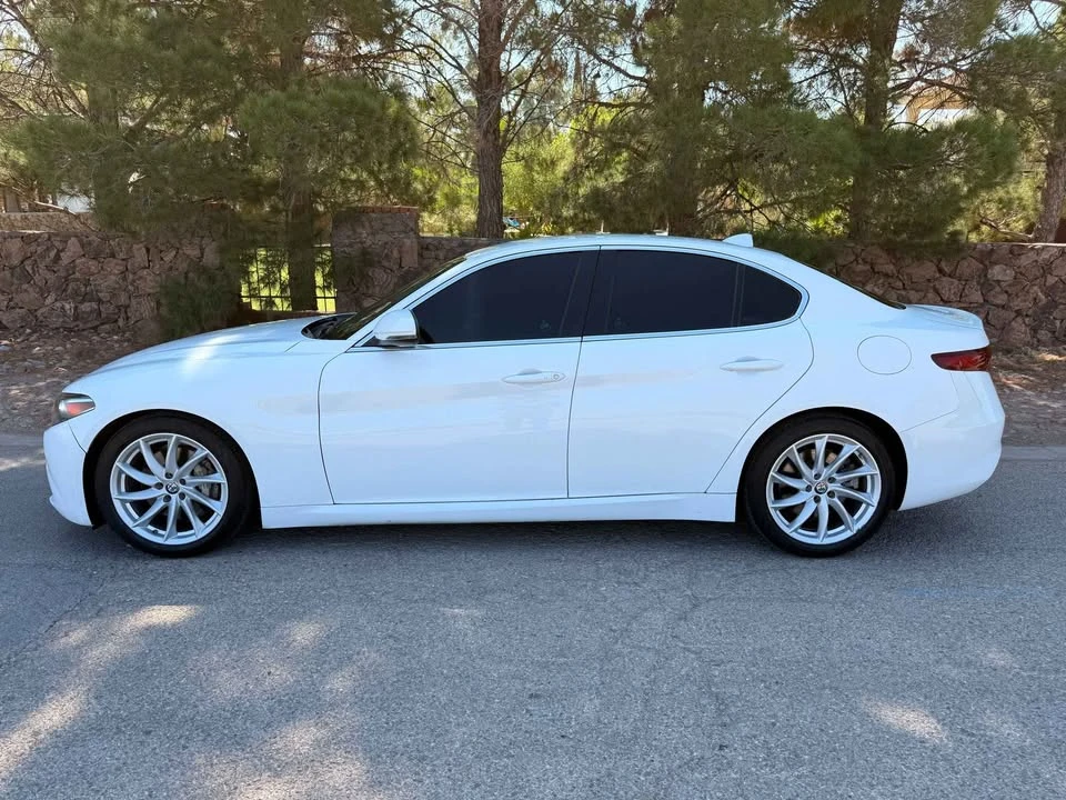 2019 Alfa Romeo Giulia - Image 6 of 20
