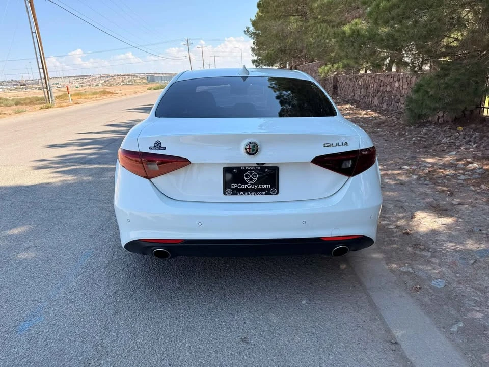 2019 Alfa Romeo Giulia - Image 8 of 20