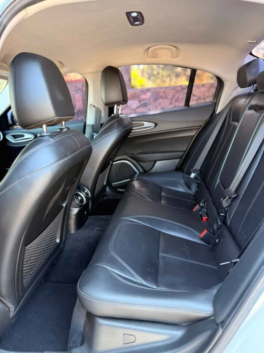 2019 Alfa Romeo Giulia - Image 13 of 20