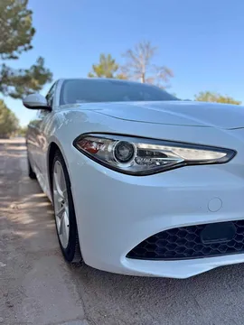 2019 Alfa Romeo Giulia Sport Sedan 4D