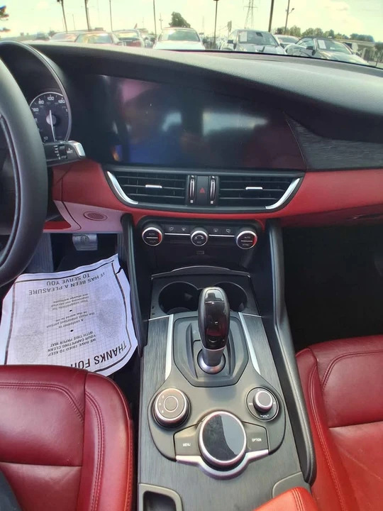 2019 Alfa Romeo Giulia - Image 7 of 9