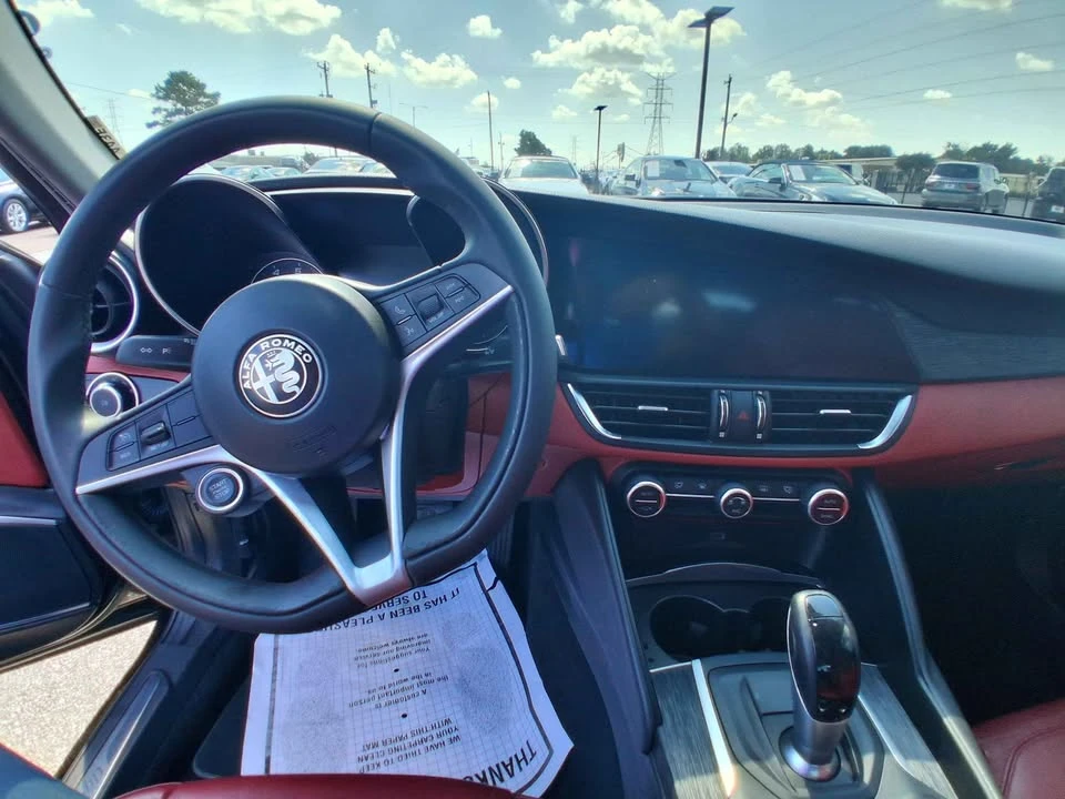 2019 Alfa Romeo Giulia - Image 8 of 9