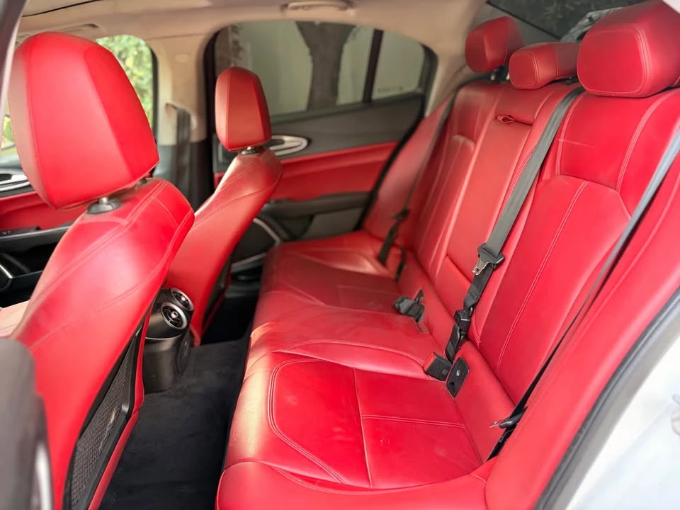 2019 Alfa Romeo Giulia - Image 10 of 14