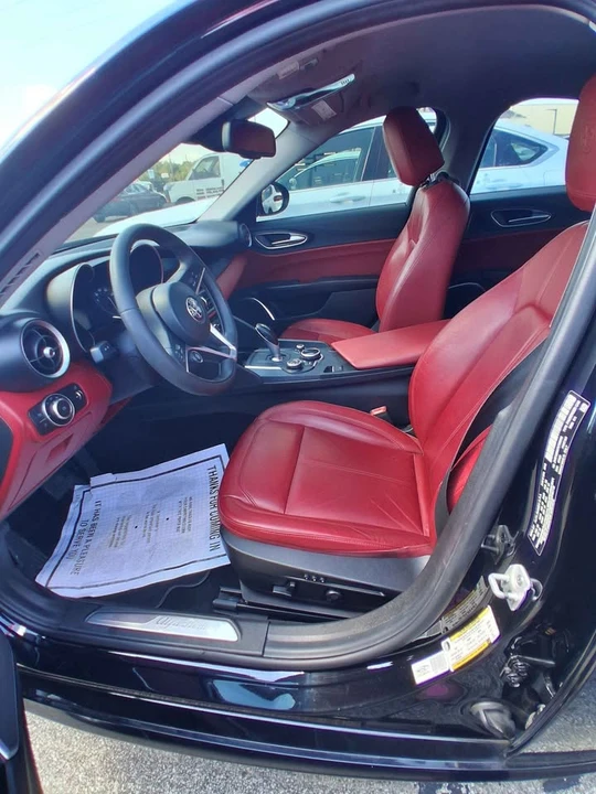 2019 Alfa Romeo Giulia - Image 6 of 9
