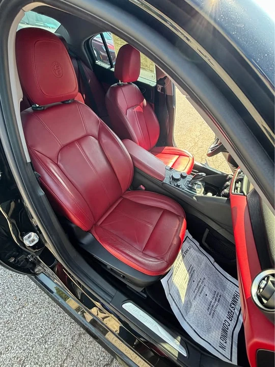 2019 Alfa Romeo Giulia - Image 6 of 7