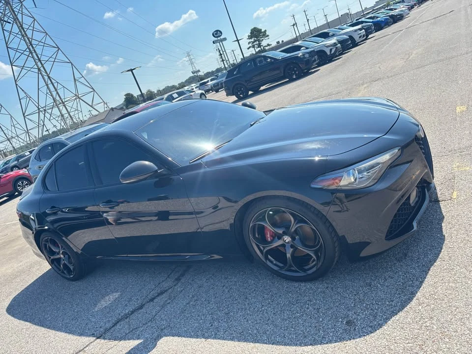 2019 Alfa Romeo Giulia - Image 2 of 7