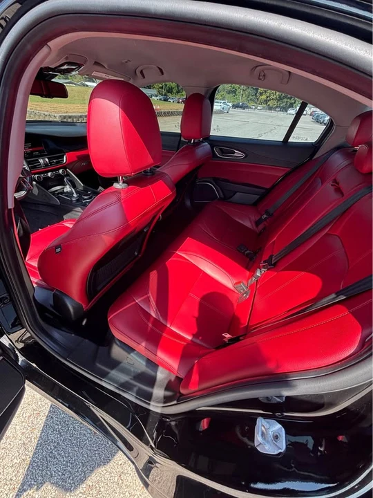 2019 Alfa Romeo Giulia - Image 5 of 7