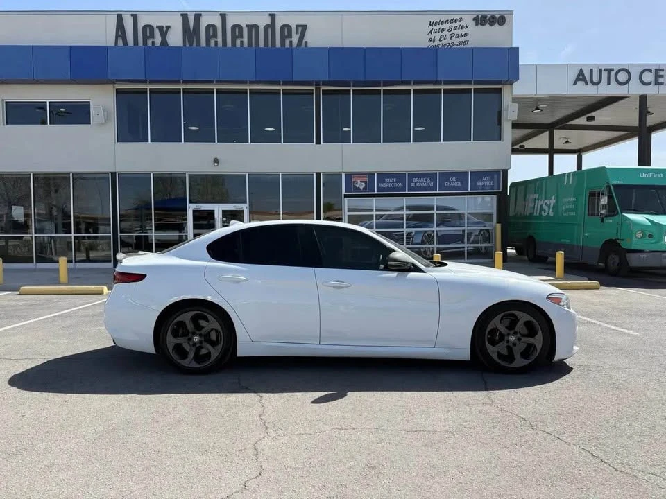 2019 Alfa Romeo Giulia - Image 4 of 9