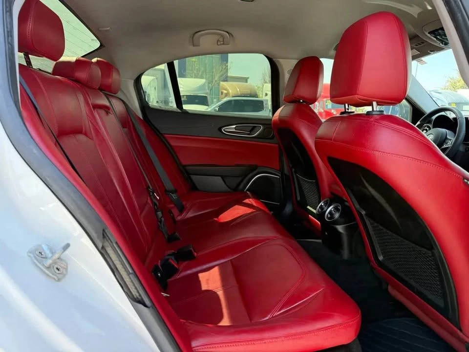 2019 Alfa Romeo Giulia - Image 6 of 9