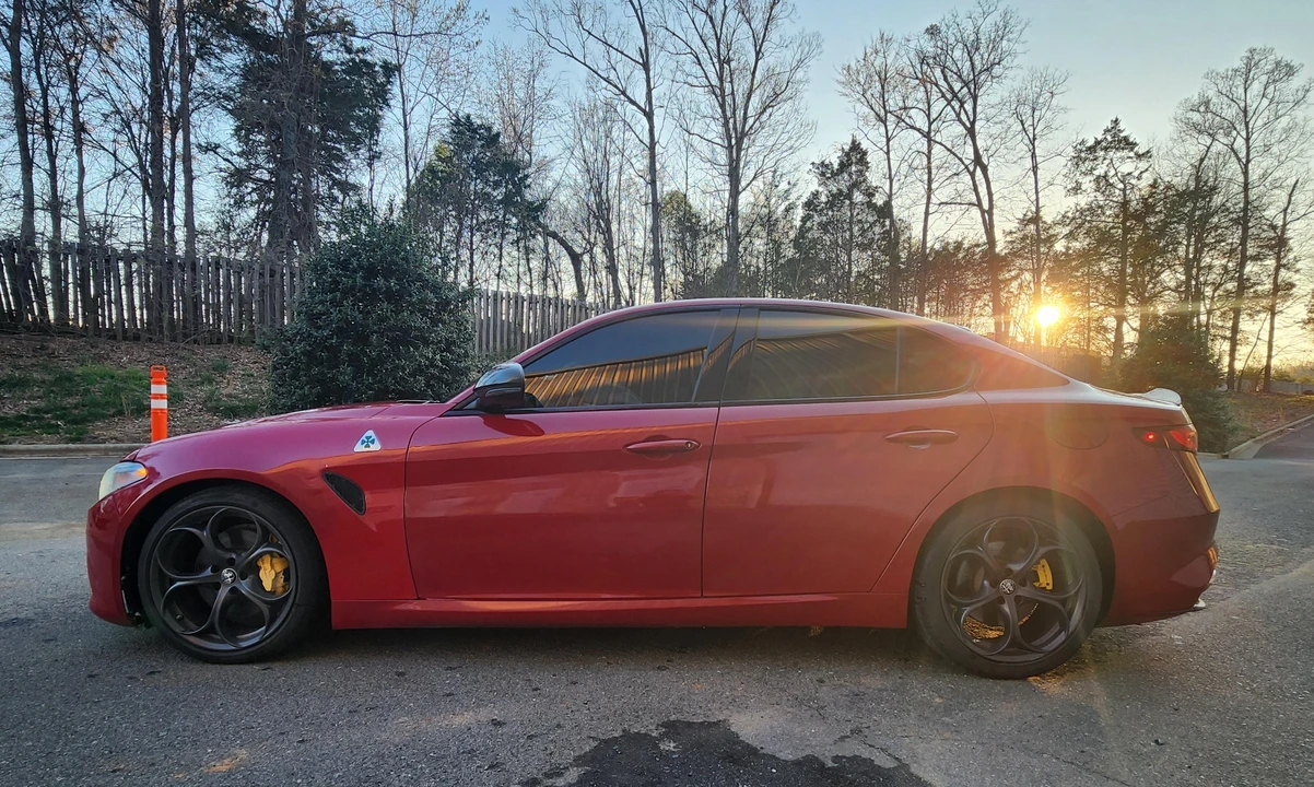 2019 Alfa Romeo Giulia - Image 7 of 31