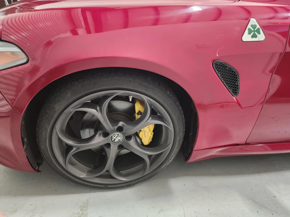 2019 Alfa Romeo Giulia - Image 17 of 31