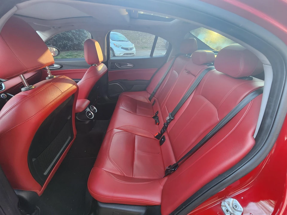 2019 Alfa Romeo Giulia - Image 31 of 31
