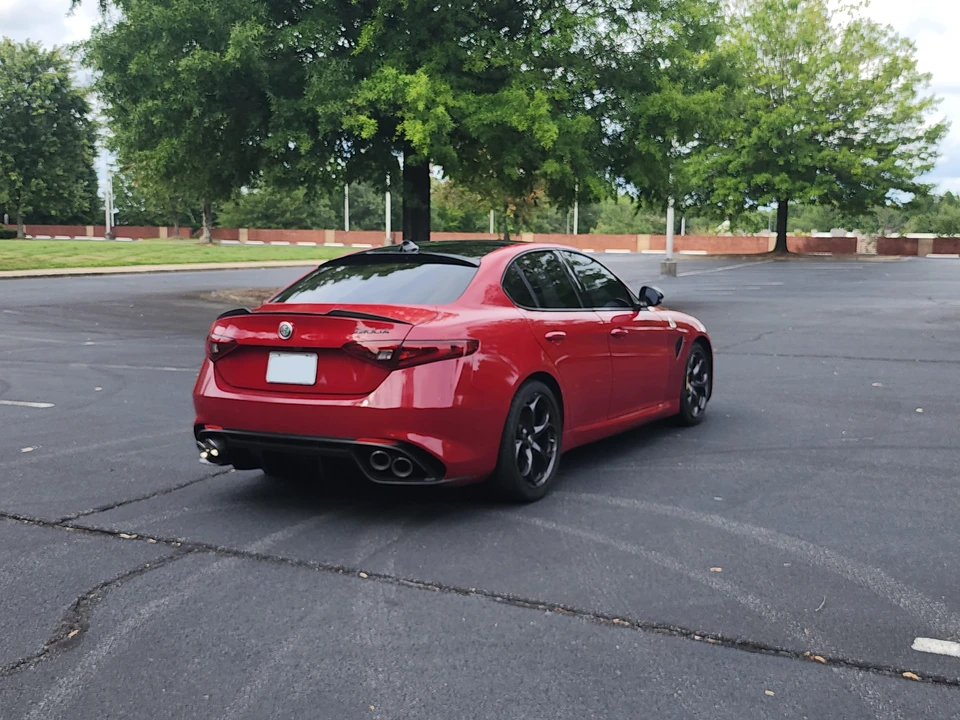 2019 Alfa Romeo Giulia - Image 11 of 31