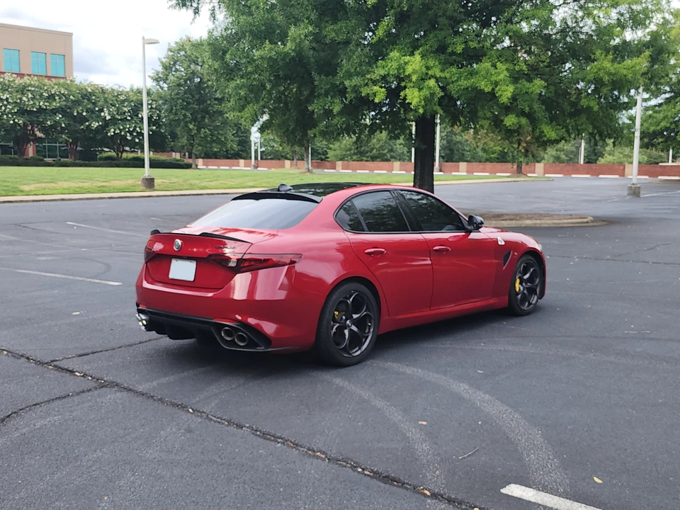 2019 Alfa Romeo Giulia - Image 13 of 31