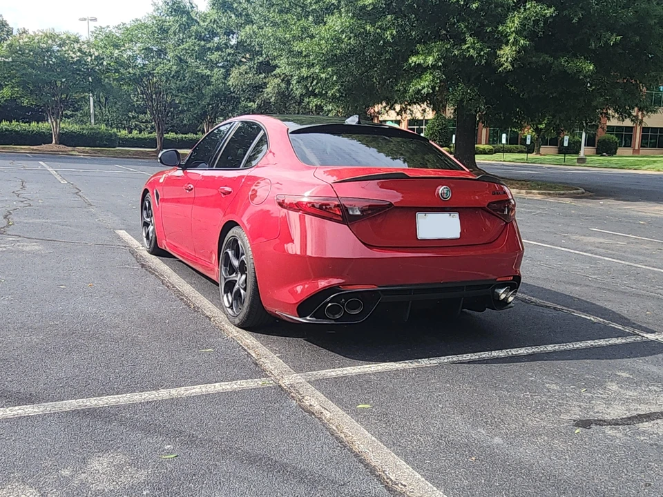 2019 Alfa Romeo Giulia - Image 9 of 31