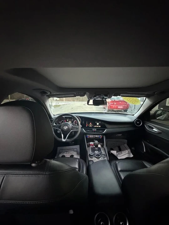 2019 Alfa Romeo Giulia - Image 9 of 10