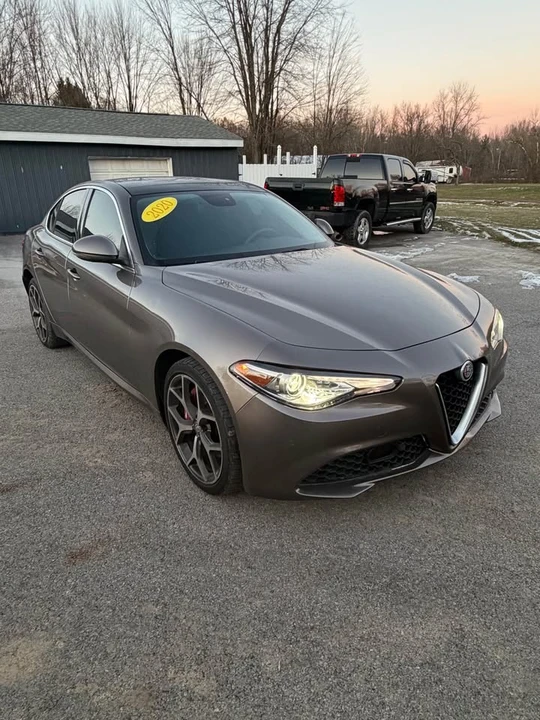 2019 Alfa Romeo Giulia - Image 2 of 10