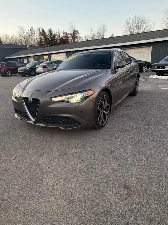 2019 Alfa Romeo Giulia - Image 3 of 10