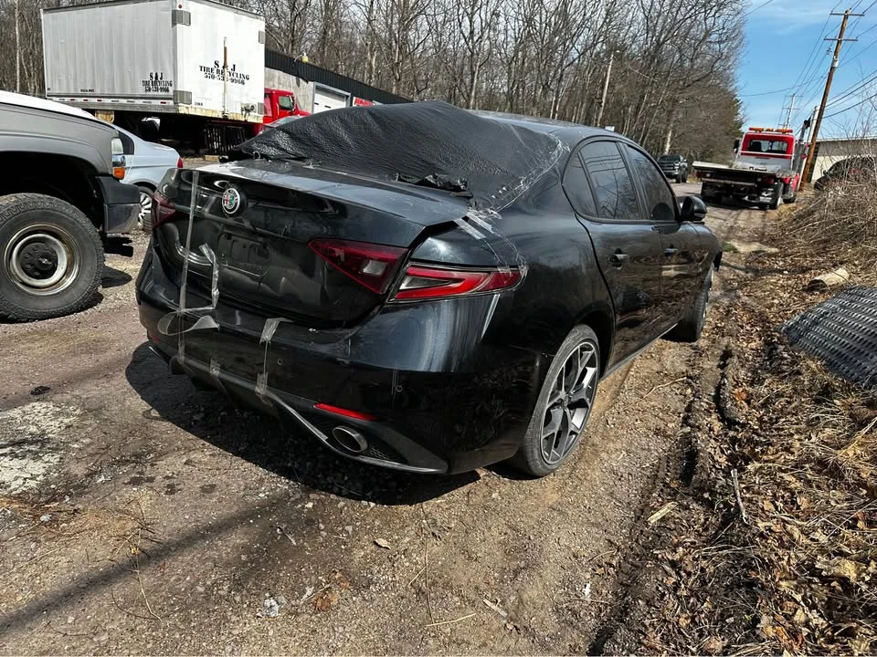 2019 Alfa Romeo Giulia - Image 3 of 4
